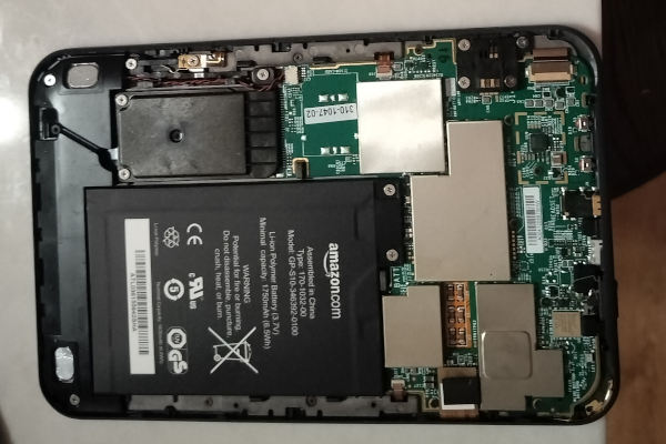 Kindle 3 Keyboard after prying off the back